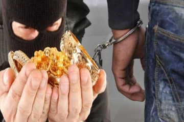 ஆசிரியை ஒருவரின் தங்க ஆபரணங்கள் கொள்ளை ; இருவர் கைது