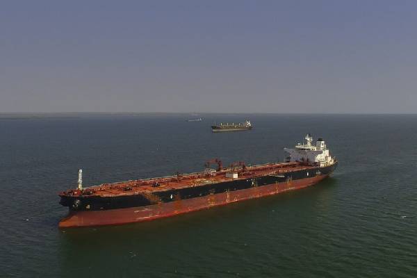 வெனிசுலாவில் இருந்து கைப்பற்றப்பட்ட கச்சா எண்ணெய்... விற்க முடிவு செய்த ட்ரம்ப் | Sell Oil Seized From Venezuela