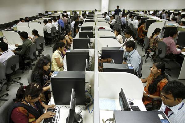 இந்திய ஐடி துறைக்கு பாரிய ஆபத்து - அமெரிக்காவின் HIRE மசோதாவால் சிக்கல் | Us Hire Act To Affect India It Industry