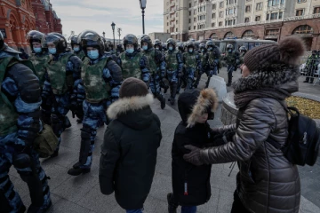 ரஷ்யாவின் 56 நகரங்களில் வெடித்த போராட்டம்: கொடூரமாக எதிர்கொண்ட பொலிஸார் - செய்திகளின் தொகுப்பு