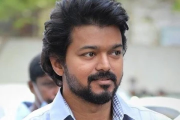 சூப்பர் ஸ்டார் படத்தின் செட்டில் திடீர் விசிட் அடித்த தளபதி விஜய்! கொண்டாட்டத்தில் ரசிகர்கள்..