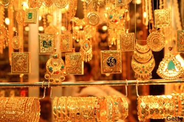 அமெரிக்கா-இரான் போரால் தங்கம், வெள்ளி விலை சரிவு