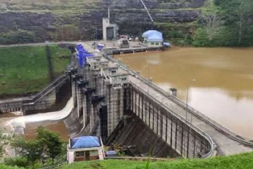 තත්ත්වය දරුණු වෙද්දී ඉහළ කොත්මලේ ජලාශයේ වාන් දොරටුවක් විවෘත කරයි