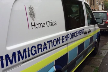 பிரித்தானியாவில் நாடு கடத்தப்படும் ஆபத்தை எதிர்நோக்கியுள்ள இலங்கை தமிழ் குடும்பம்!