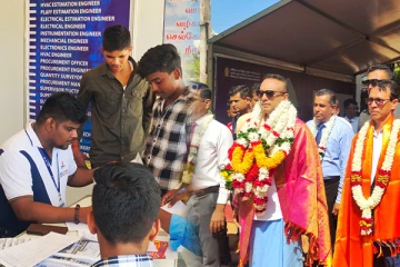 கிளிநொச்சியில் ஆரம்பமான வெல்வோம் ஸ்ரீலங்கா நடமாடும் சேவை