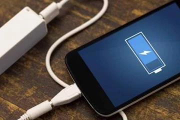 செல்போன் பேட்டரி சார்ஜ் தீராமல் இருக்க! இப்படி செய்து பாருங்க