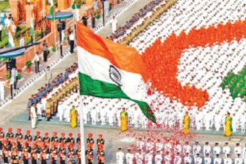 இந்தியாவின் 75ஆவது சுதந்திர தின கொண்டாட்டம் - மூவர்ண கொடியேற்றி மரியாதை செலுத்தினார் பிரதமர் மோடி