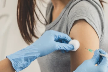 கனடாவில் பல்லாயிரக் கணக்கான மாணவர்கள் இடைநிறுத்தப்படக்கூடிய அபாயத்தில்