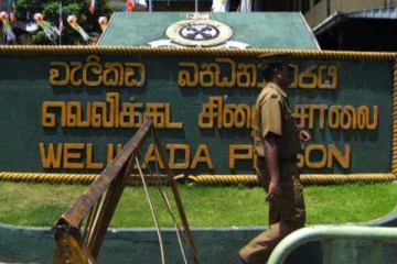 රැදවියාගේ ගුද මාර්ගයේ තිබී එලියට ආ දේ..(PHOTOS)