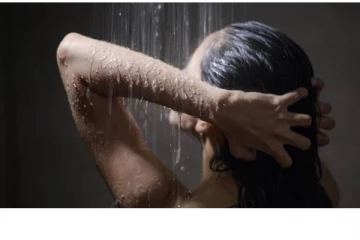 ஆடை இல்லாமல் குளித்தால் ஆபத்து?இந்த மாதிரி பிரச்சனைக்கு இதுதான் காரணம்- எச்சரிக்கையா இருங்க!