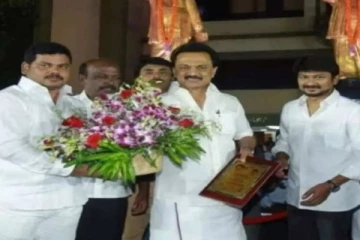 சென்னையில் பயங்கரம்:  திமுக வட்ட செயலாளர் வெட்டிக் கொலை