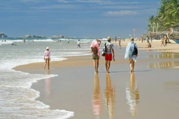 கனடாவில் இருந்து வந்த நபரின் இரண்டு செவிப்பறை அடித்து கிழிந்த யாழ்.யுவதி!