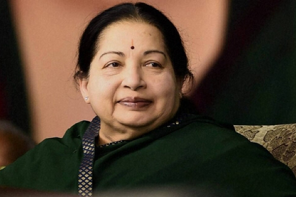 அப்பல்லோவில் இருந்த ஜெயலலிதாவை கண்ணாடி வழியாக பார்த்தேன் : இளவரசி தகவல் - தமிழ்நாடு