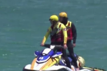 அவுஸ்திரேலியாவில் நீச்சல் வீரரை தாக்கிய சுறா மீன்