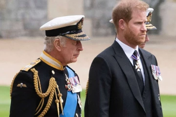 இளவரசர் ஹாரிக்கு 10 வது வரிசையில் இடம் ஒதுக்கிய பிரித்தானியா!