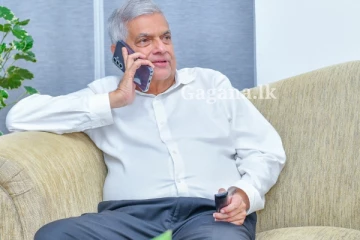 ජනපති රනිල් කෝල් එකක් අරන් චමරිට මොකක්ද මේ කීවේ?.(PHOTOS)