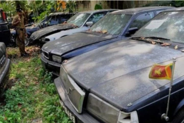 கட்டடத்தில் மறைத்து வைக்கப்பட்டிருந்த அரச வாகனங்கள் மீட்பு