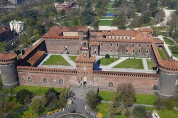 லியோனார்டோ டா வின்சி வரைந்த மர்ம சுரங்கப் பாதைகள் கண்டுபிடிப்பு