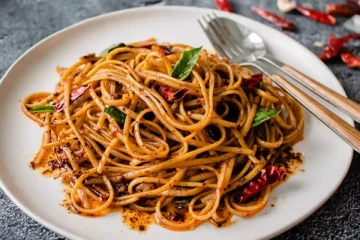 நாவுக்கு விருந்தாகும் Chilli Garlic Noodles