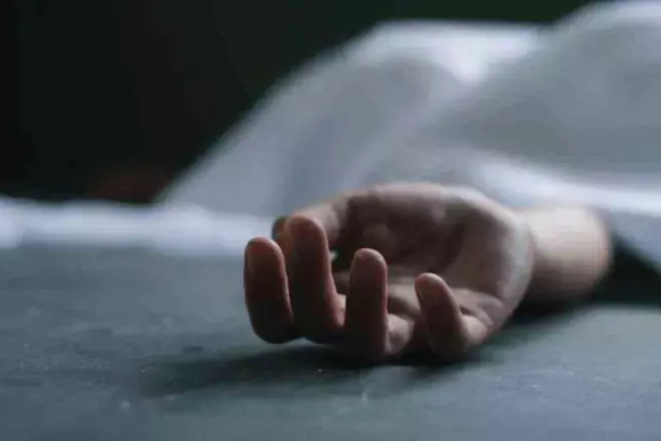 வினையில் முடிந்த விளையாட்டு.! யாழில் துரதிஷ்ட வசமாக பலியான குடும்பஸ்தர் | Man Who Threatened His Wife Dies Of Suffocation வினையில் முடிந்த விளையாட்டு.! யாழில் துரதிஷ்ட வசமாக பலியான குடும்பஸ்தர் | Man Who Threatened His Wife Dies Of Suffocation