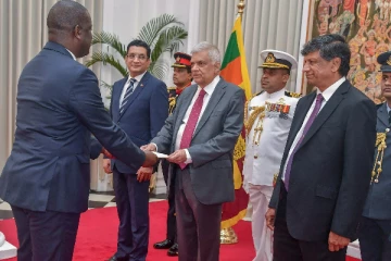 தூதுவர்கள் மற்றும் உயர்ஸ்தானிகர்கள் ஜனாதிபதியிடம் நற்சான்றிதழ் கையளிப்பு