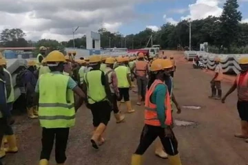 இலங்கையில் ஊழியர்களுக்கு இடையே மோதல்: ஒருவர் உயிரிழப்பு! மூவர் வைத்தியசாலையில்