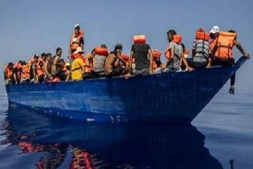 இத்தாலியில் படகு மூழ்கியதில் புலம்பெயர்ந்தோர் இருவர் பலி