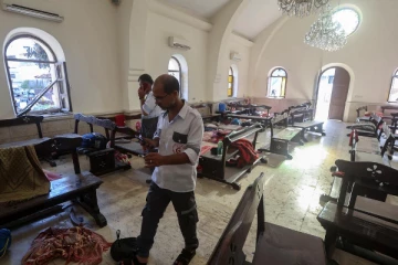 காசா தேவாலயத்தின் மீது இஸ்ரேலின் ஈவிரக்கமற்ற தாக்குதல்; பொதுமக்கள் பலர் பலி