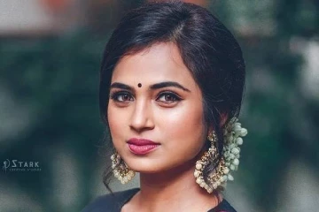 பிக் பாஸ் ரம்யா பாண்டியனா இது ! பயங்கர மாடர்னாக அவர் போஸ் கொடுத்துள்ள புகைப்படம்...