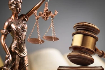 නීතීඥවරුන්ගේ ඇඳුම් සං⁣ශෝධනය කරමින් ගැසට්ටුවක්..