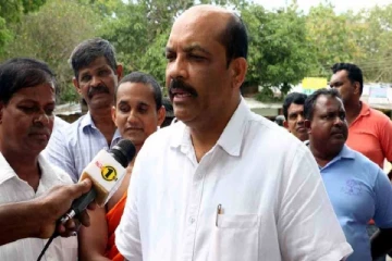 தேசத்தை காத்த தந்தை ரணில்; பாலித ரங்கே!