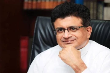 காகத்தின் பிடியில் இலங்கை நாடாளுமன்றம்: காப்பாற்றுவது எப்படி: உதய கம்மன்பில