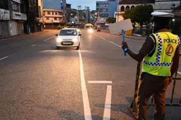 பயணக் கட்டுப்பாட்டைத் தளர்த்துவது பேராபத்து! சுகாதார நிபுணர்கள் எச்சரிக்கை