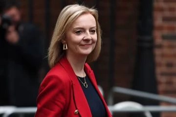 ஆப்கானிஸ்தானிலிருந்து முதல் ஓரினசேக்கையாளர் குழுவை வெளியேற்றியது பிரித்தானியா