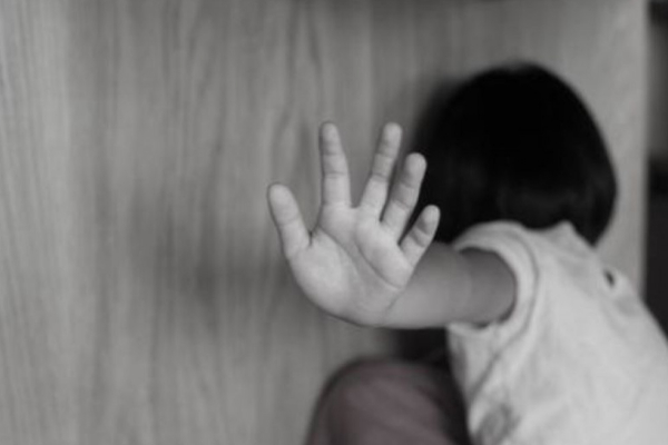 7-ம் வகுப்பு மாணவியை பல முறை பாலியல் துஸ்பிரயோகம் செய்த 5 ஆசிரியர்கள் | School Staff Arrested For Repeated Missbhave 7-ம் வகுப்பு மாணவியை பல முறை பாலியல் துஸ்பிரயோகம் செய்த 5 ஆசிரியர்கள் | School Staff Arrested For Repeated Missbhave