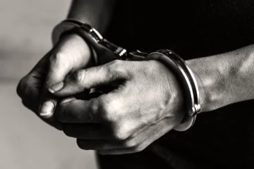 தாயின் இறந்த உடலுடன் ஓராண்டாக அறையில் பதுக்கி இருந்த மகன் - பொதுமக்கள் அதிர்ச்சி