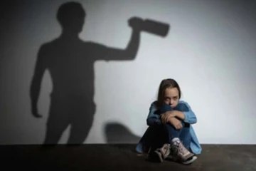 நள்ளிரவில் தூங்கிக்கொண்டிருந்த பெண் குழந்தைகள்: பெற்ற தகப்பன் செய்த இரக்கமற்ற கொடூரம்