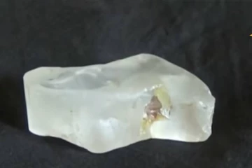 இலங்கையில் கண்டெடுக்கப்பட்ட அரியவகை இரத்தினக்கல்