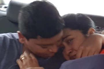 கண்கலங்கியபடி நடிகை ராதிகா சரத்குமார் வெளியிட்ட புகைப்படம்.. காரணம் இவர் தானா