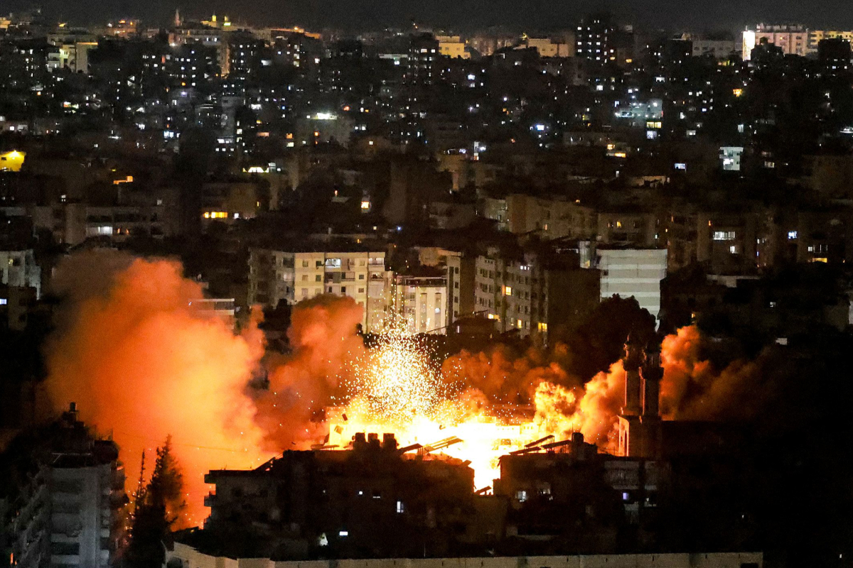 லெபனானின் பல்வேறு நகரங்களில் இஸ்ரேல் வான்வழித் தாக்குதல் | Israeli Airstrikes On Various Cities In Lebanon