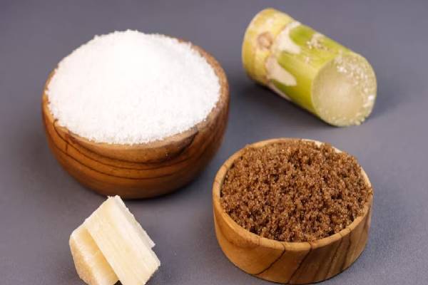 வெள்ளை சர்க்கரையை விட வெல்லம் ஆரோக்கியமானதா? விளக்கும் இதய நிபுணர்! | Is It Healthy To Replace Sugar With Jaggery