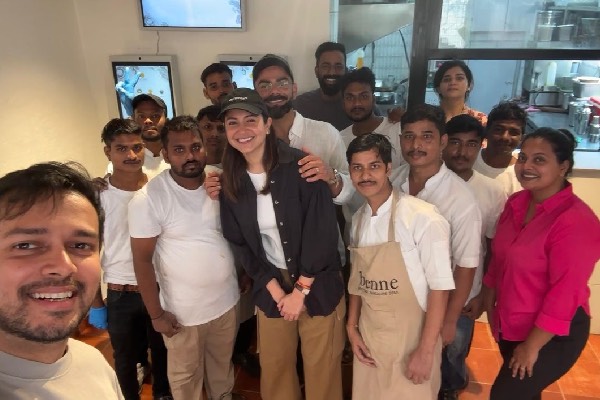 ரூ.1 கோடி வருமானம் ஈட்டும் தோசை வியாபாரம்: கோலி - அனுஷ்காவை ஈர்த்த உணவகத்தின் வெற்றி கதை | Akhil Shriya Craving Dosa Shop Victory Story