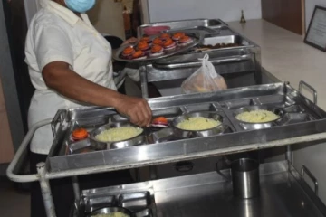 அரசாங்க மருத்துவமனையில் இப்படி ஒரு அவலம்!