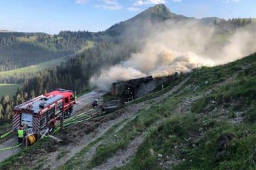 சுவிஸில் 25 உயிர்களை காப்பாற்றிய தந்தையும் மகளும்