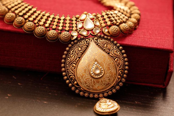 தொடர்ந்து குறைந்த தங்கம் விலை - இன்றைய நிலவரம்! - தமிழ்நாடு