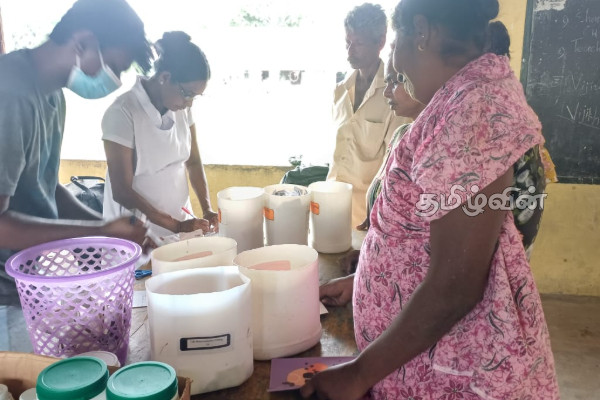 மன்னாரில் விசேட நடமாடும் மருத்துவ முகாம்! பாதிக்கப்பட்ட மக்களுக்கு அறிவுறுத்தல் | Special Mobile Medical Camp In Mannar