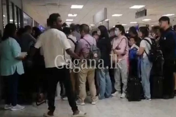 කටුනායක දෙවනක් කළ වීසා කලබලයෙන් පසු අලුතෙන් ආ ඉන්දියානුවන් ගත් තීරණය. - (VIDEO)