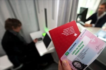 சுவிட்சர்லாந்தின் நிரந்தரக் குடியிருப்பு அனுமதி பெறுவது எப்படி?