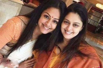 துளிகூட மேக்கப் இல்லாமல் அக்கா நக்மாவுடன் நடிகை ஜோதிகா... தீயாய் பரவும் புகைப்படம்