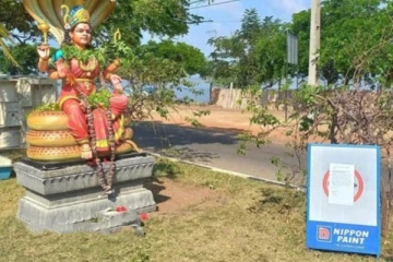 நாகபூசணி அம்மனின் திருவுருவச் சிலையை அகற்ற பொலிஸார் தீவிரம்